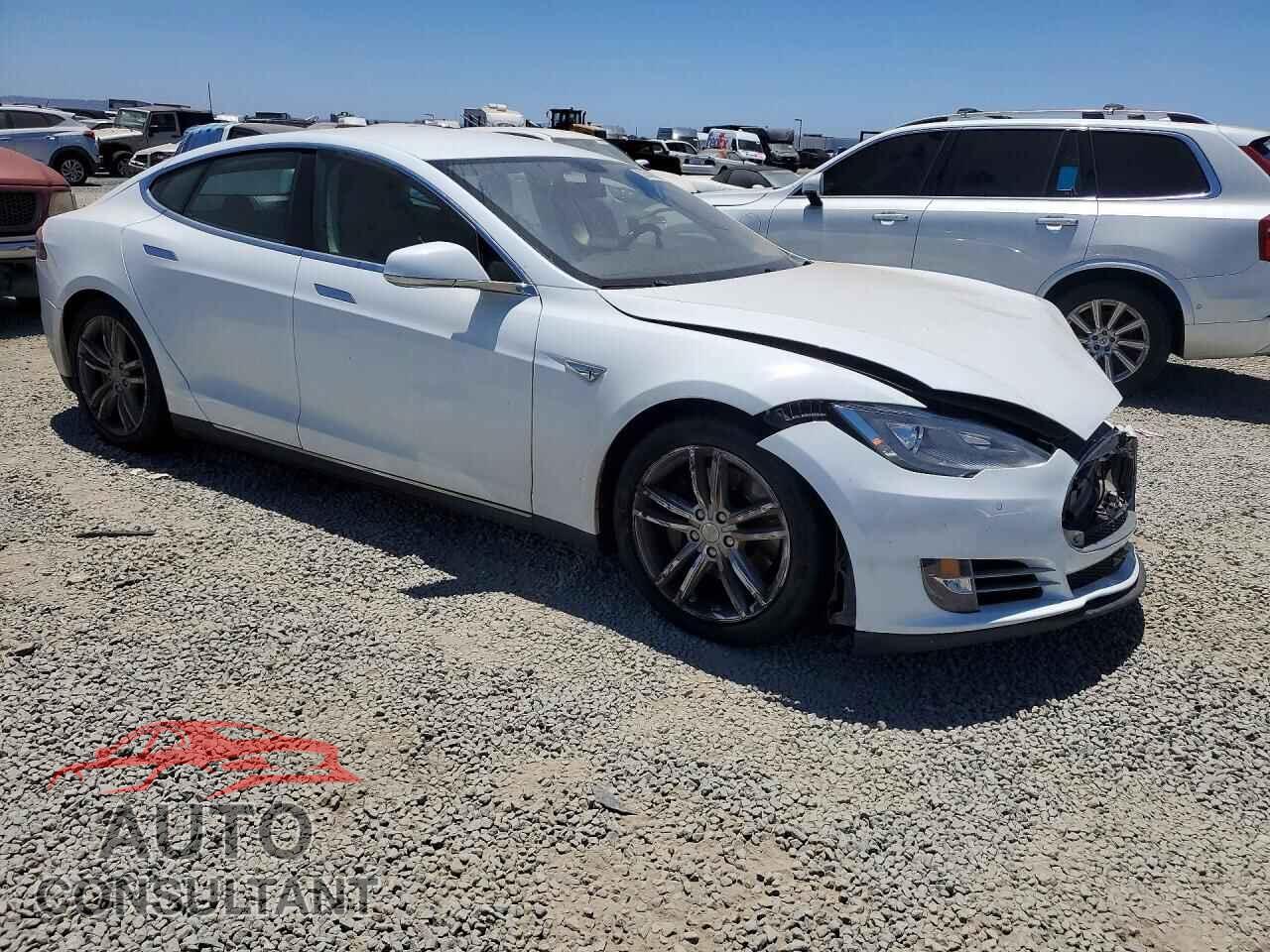 TESLA MODEL S 2014 - 5YJSA1H19EFP49994