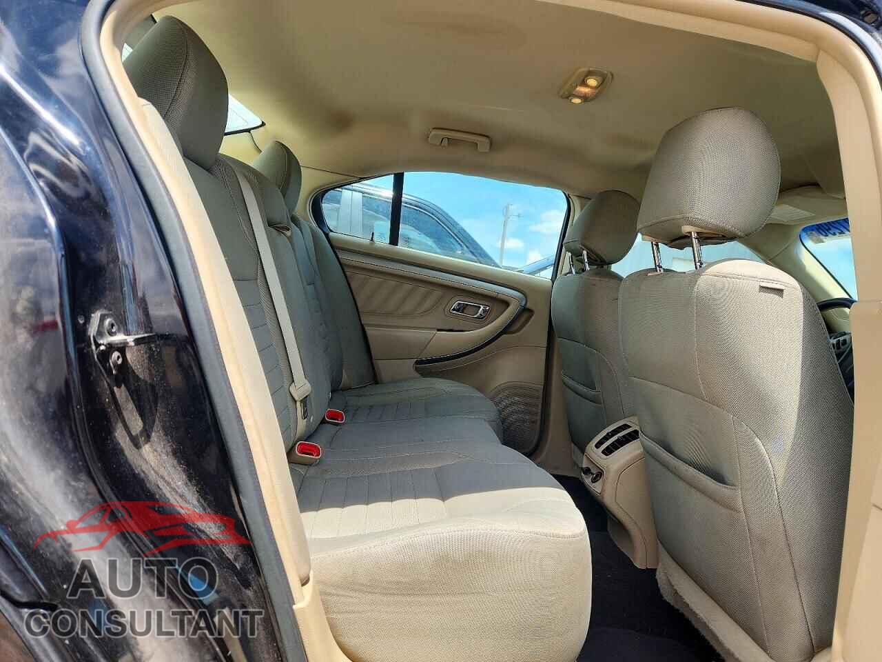 FORD TAURUS 2017 - 1FAHP2D84HG111587