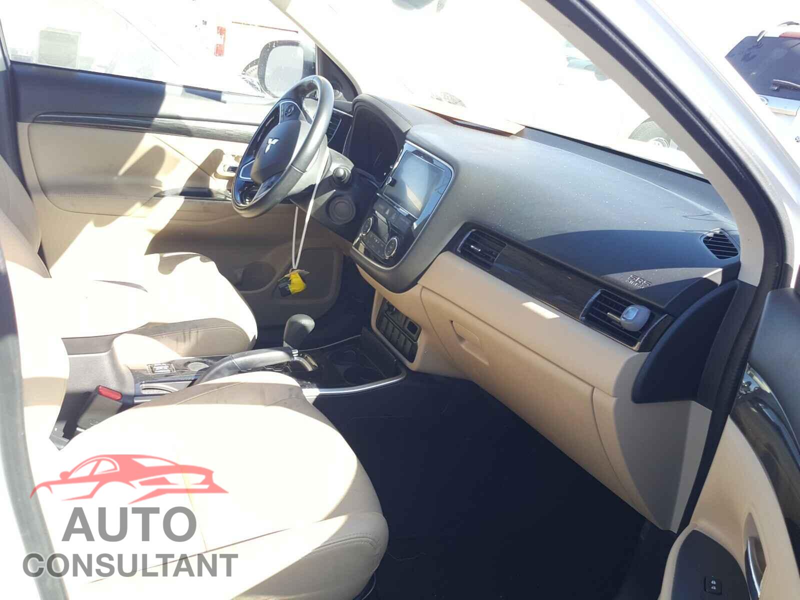 MITSUBISHI OUTLANDER 2017 - JA4AD3A33HZ042618
