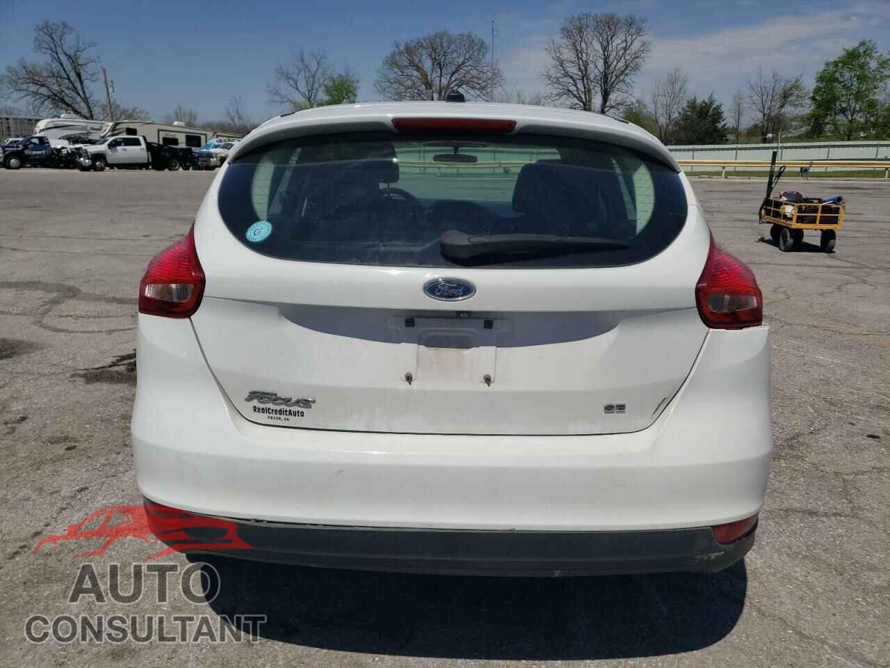 FORD FOCUS 2017 - 1FADP3K24HL279028