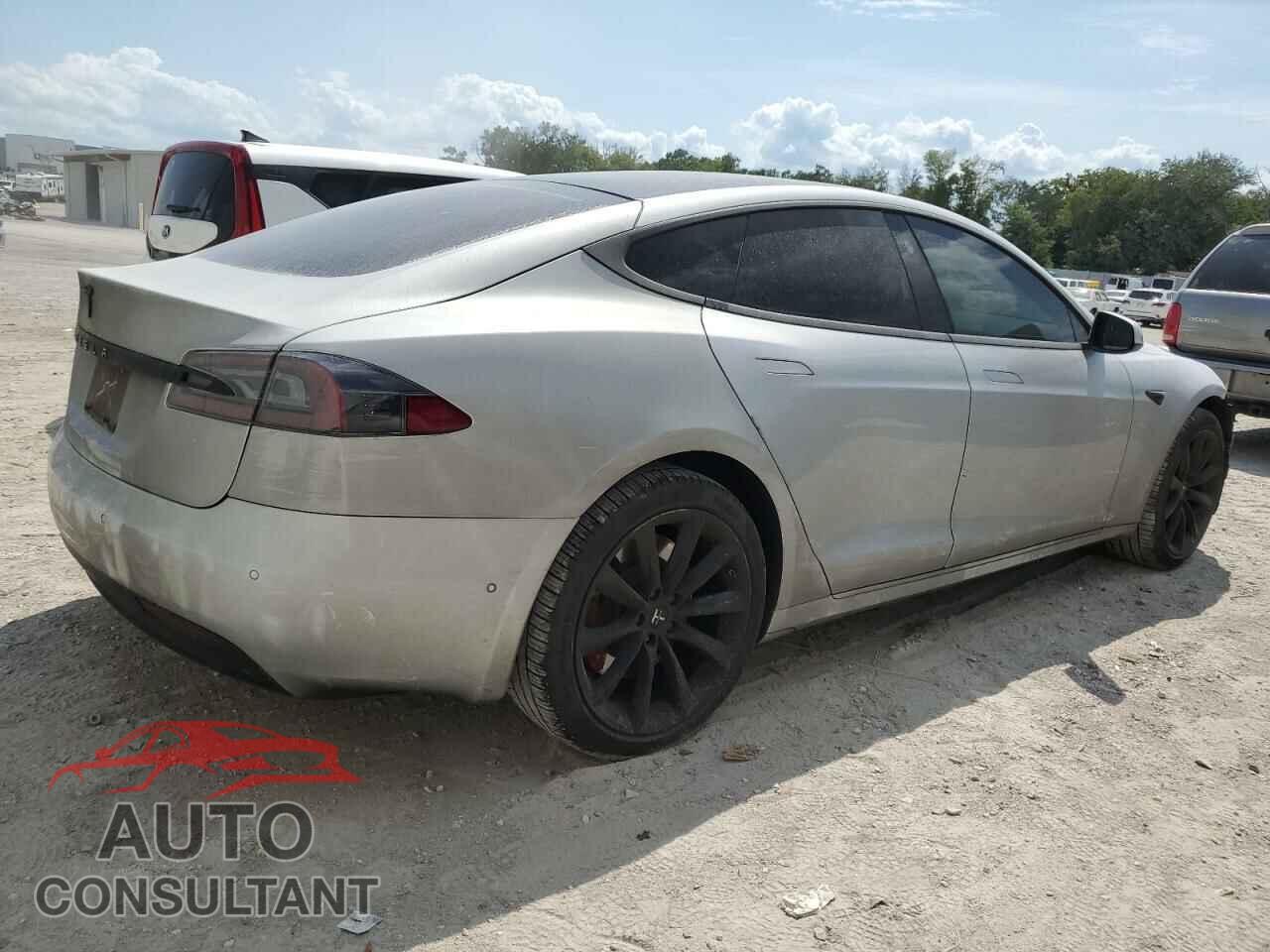 TESLA MODEL S 2017 - 5YJSA1E27HF210792