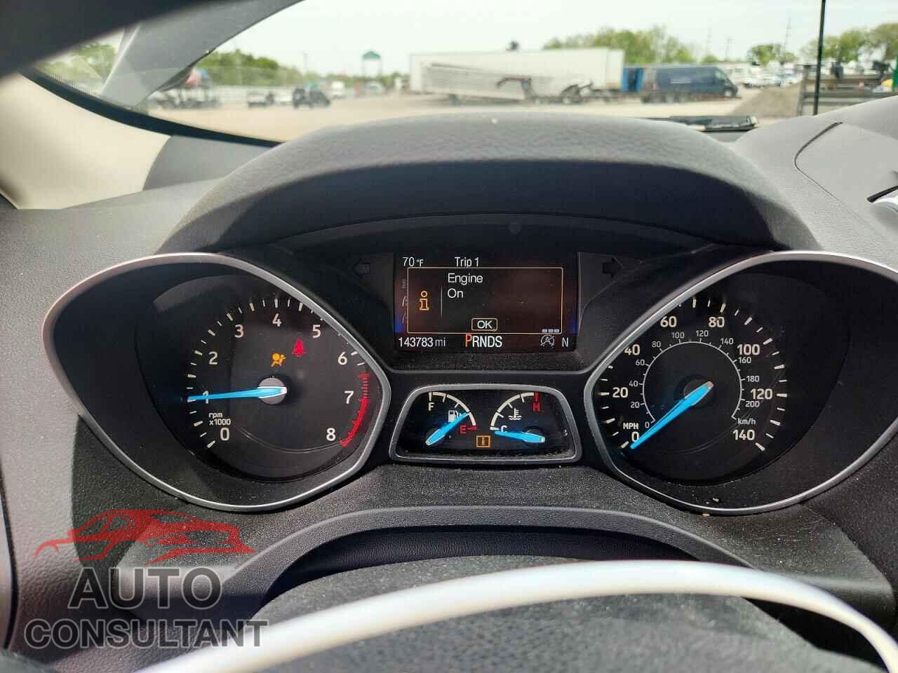 FORD ESCAPE 2017 - 1FMCU0GD8HUB20901