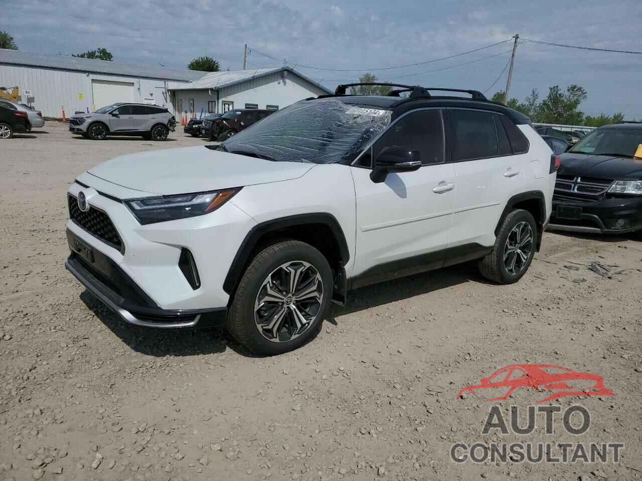 TOYOTA RAV4 2024 - JTMEB3FV5RD178769