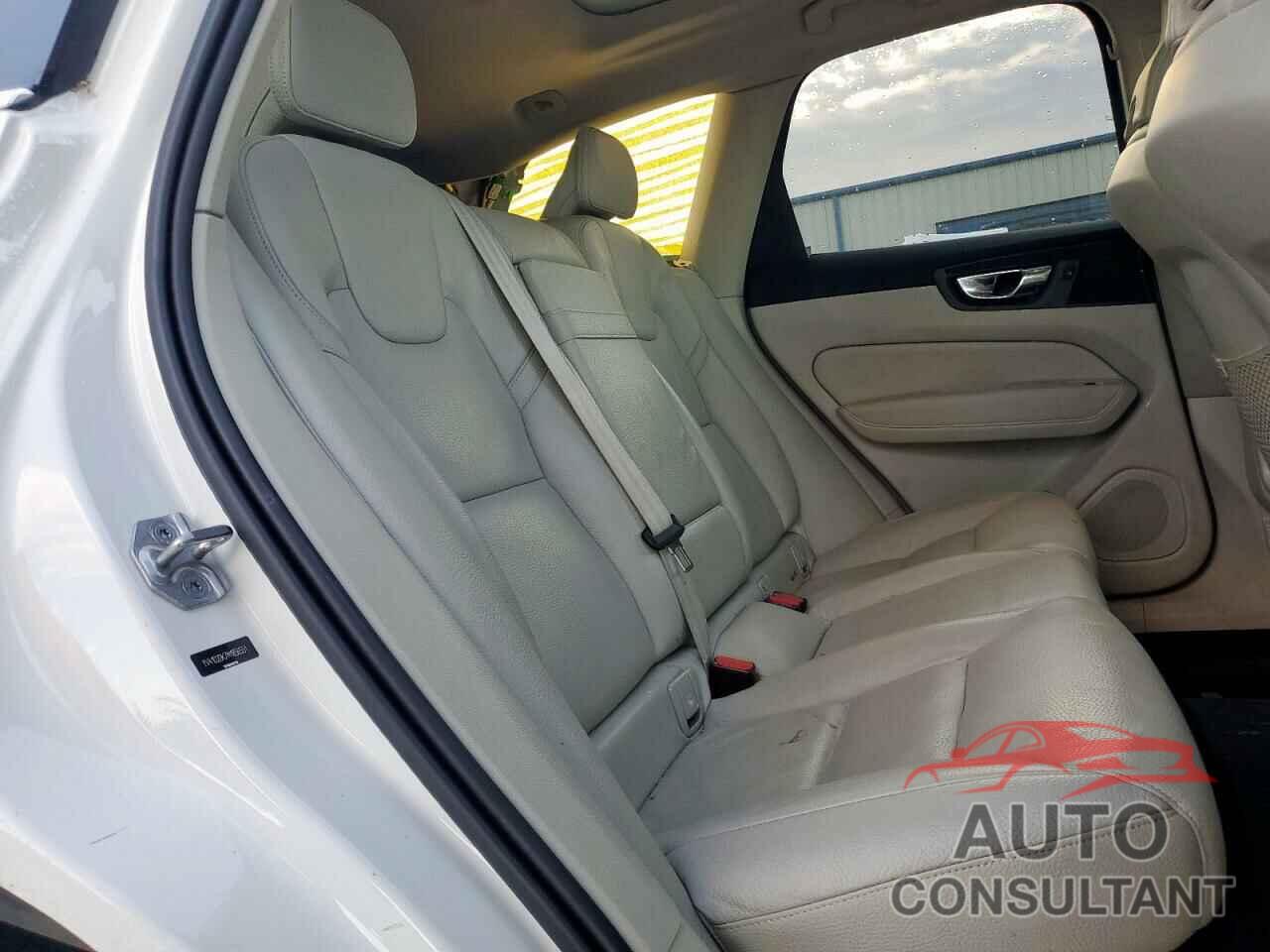 VOLVO XC60 2021 - YV4102DK7M1856551