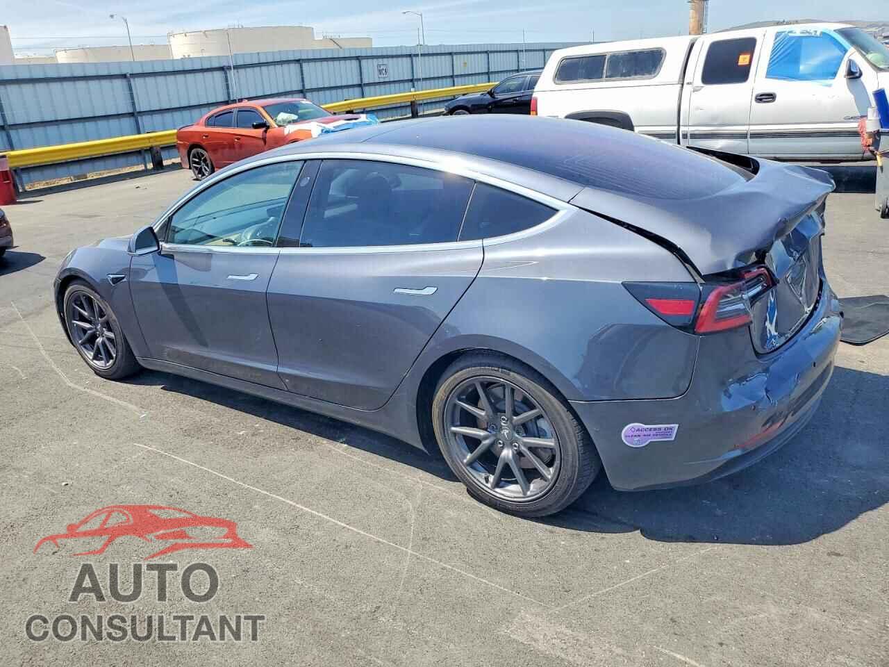 TESLA MODEL 3 2018 - 5YJ3E1EAXJF028235