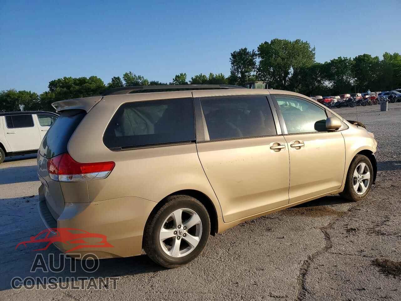 TOYOTA SIENNA 2011 - 5TDKK3DC4BS044656