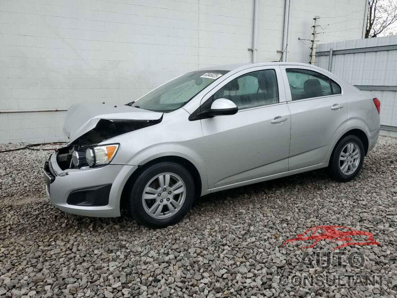 CHEVROLET SONIC 2015 - 1G1JC5SH0F4143228