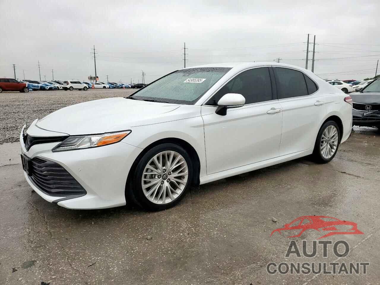 TOYOTA CAMRY 2018 - 4T1B11HK2JU666249
