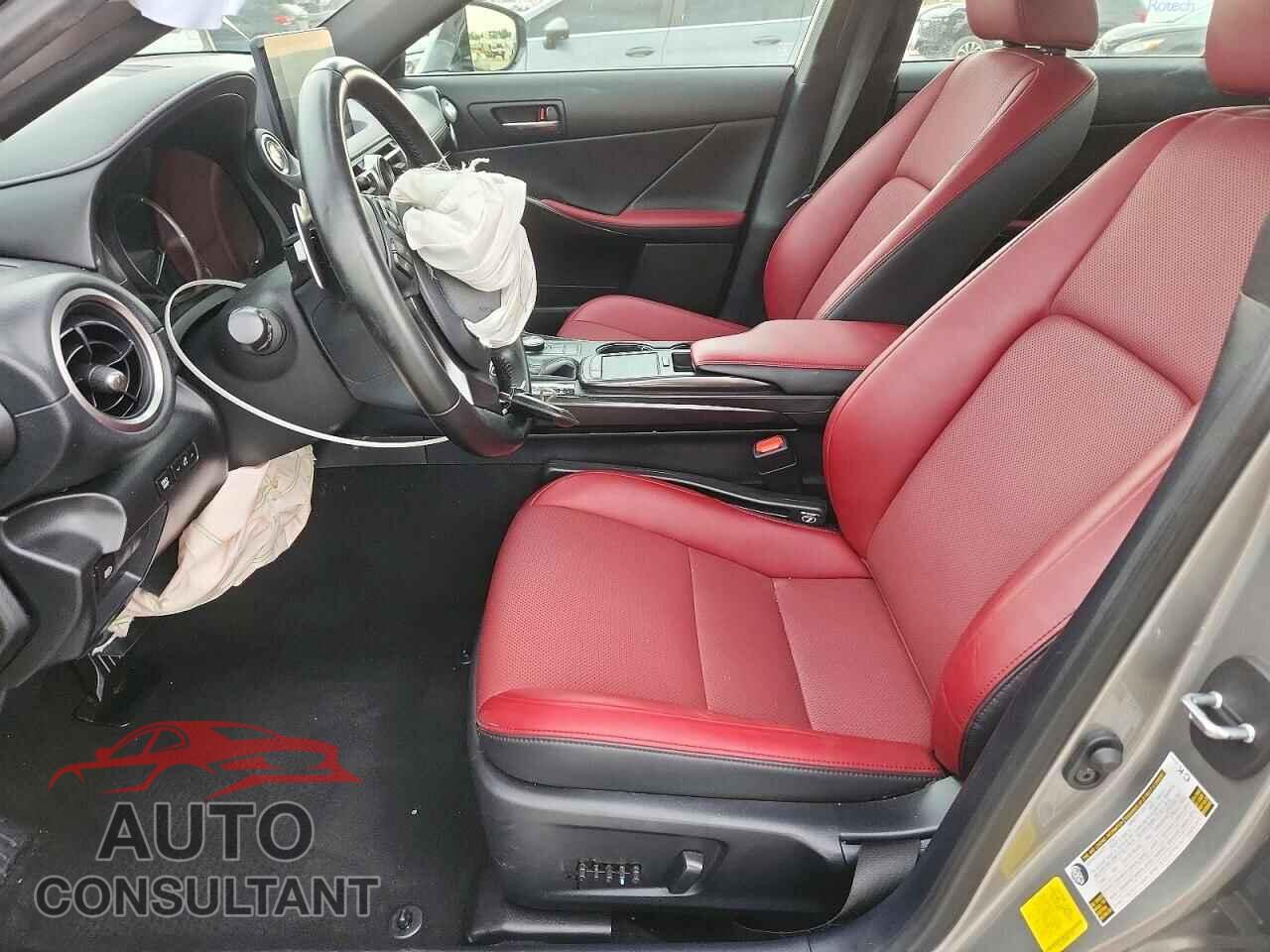 LEXUS IS 2021 - JTHAA1D29M5111575