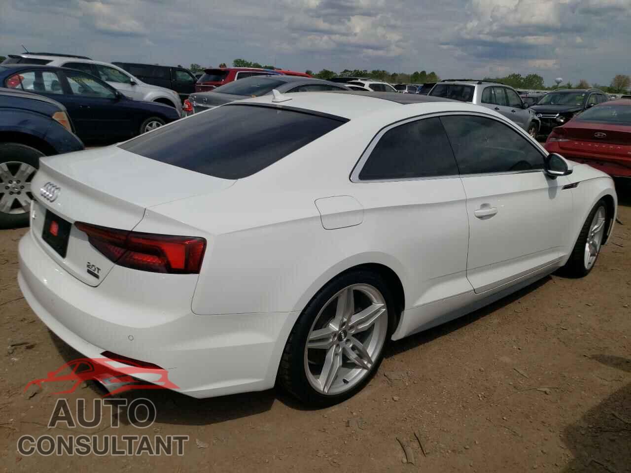 AUDI A5 2018 - WAUTNAF59JA022739