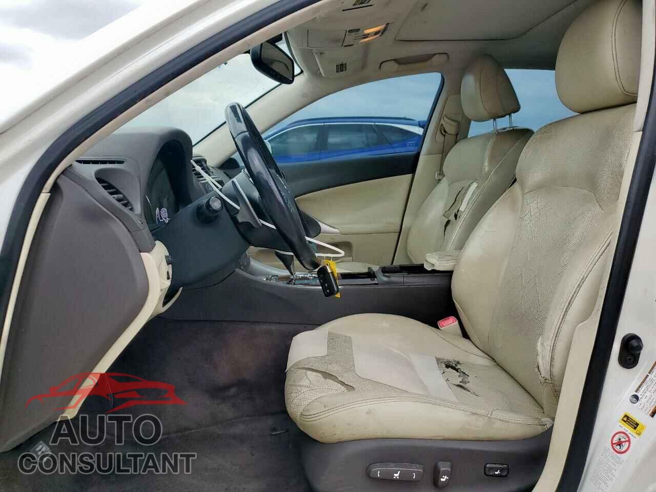 LEXUS IS 2011 - JTHBF5C2XB5138831