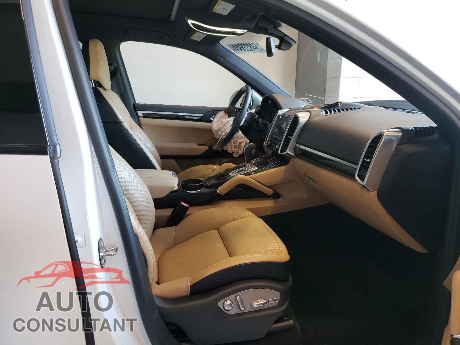 PORSCHE CAYENNE 2018 - WP1AA2A20JKA02249