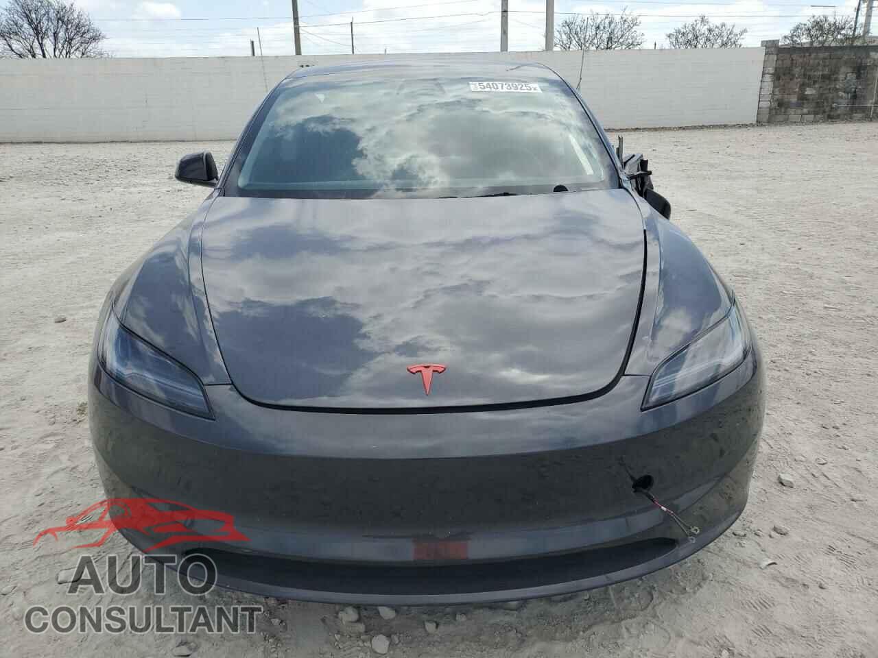 TESLA MODEL 3 2024 - 5YJ3E1EA8RF749228