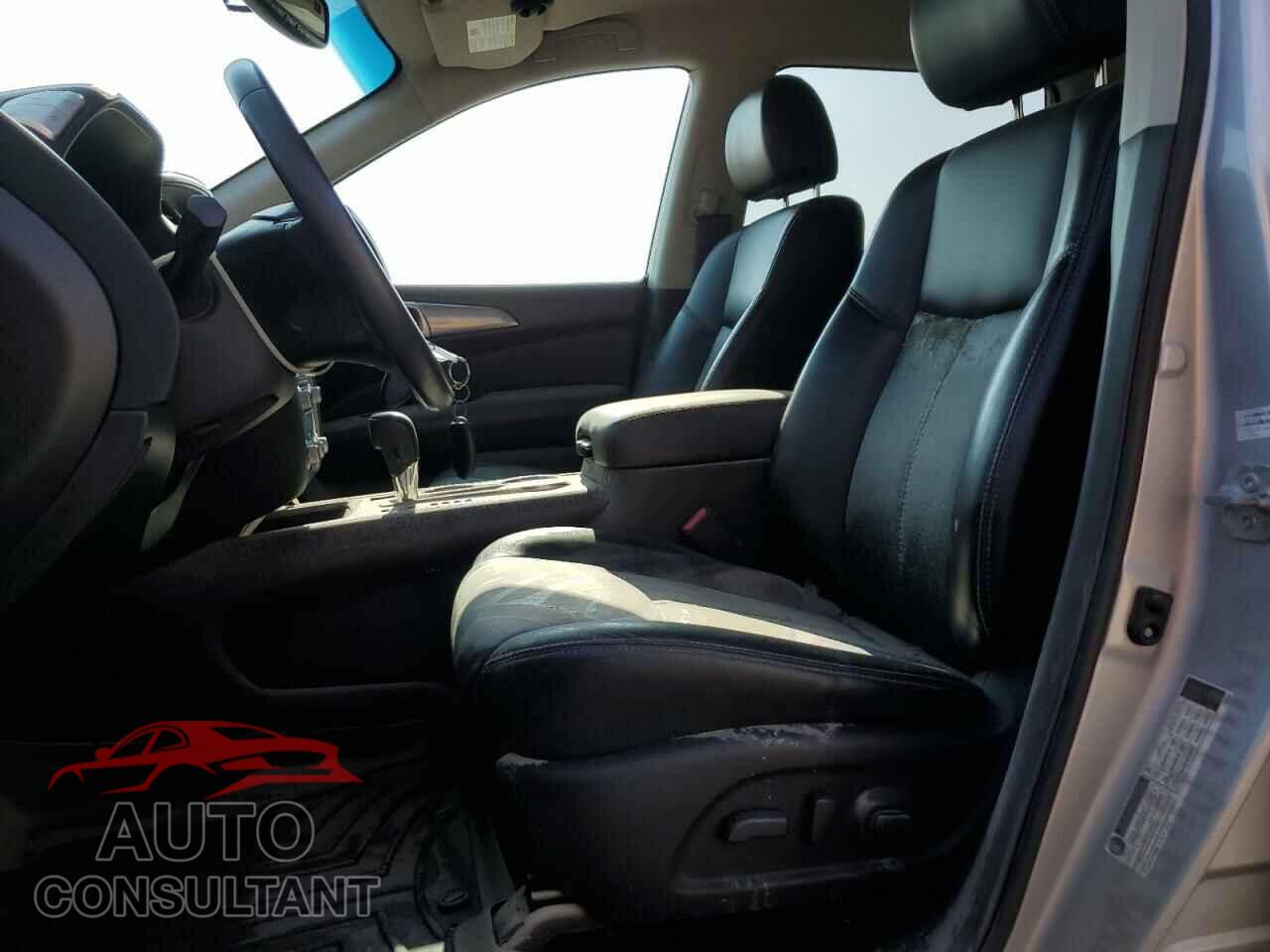 NISSAN PATHFINDER 2017 - 5N1DR2MN5HC649551