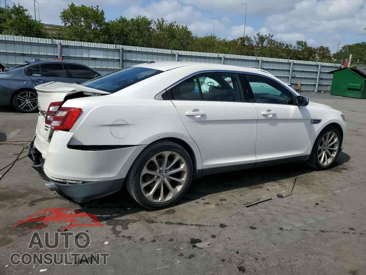 FORD TAURUS 2015 - 1FAHP2F85FG158573