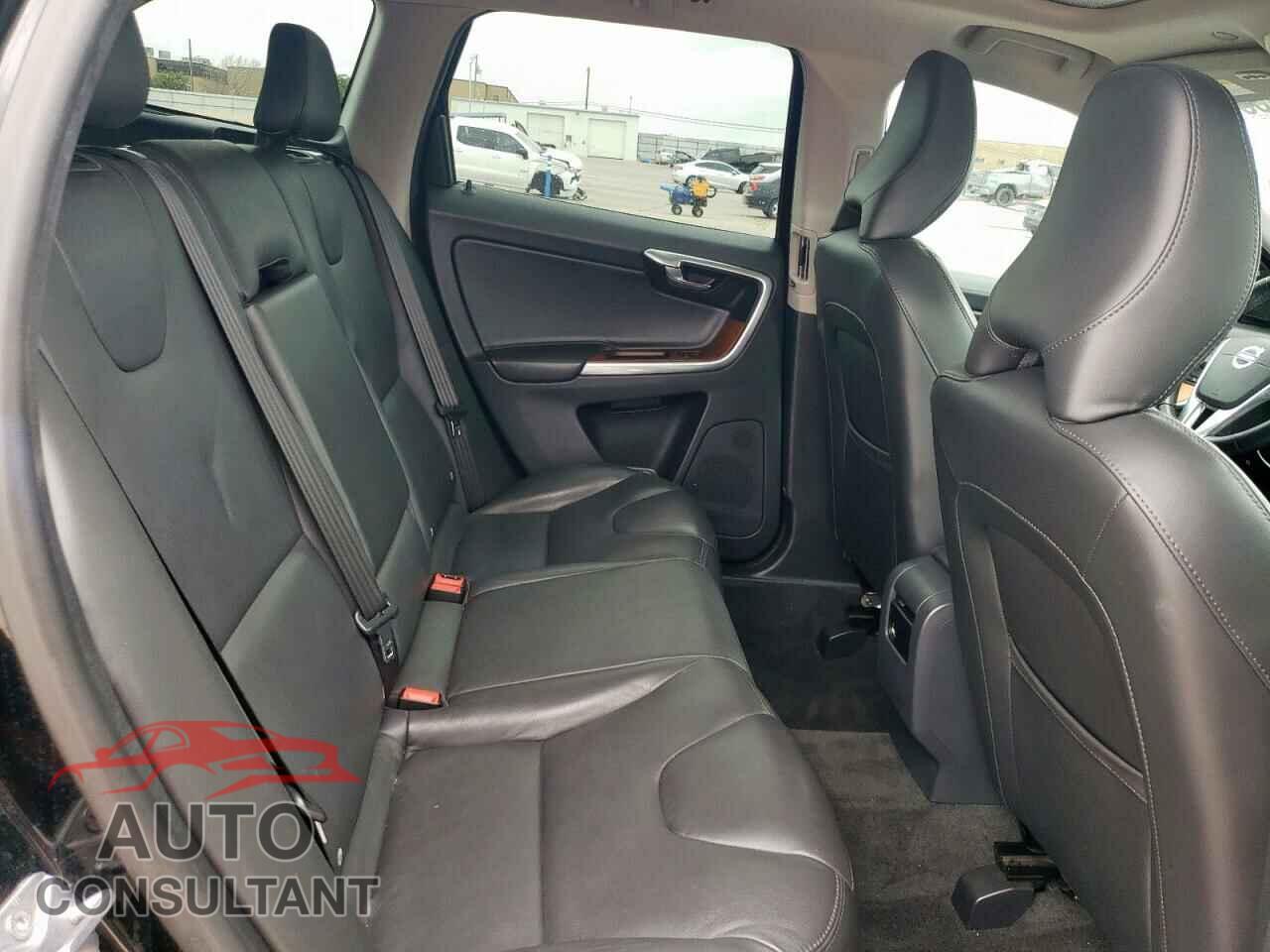 VOLVO XC60 2017 - YV440MDU7H2008583