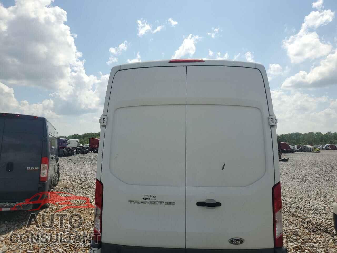 FORD TRANSIT 2017 - 1FTYR2XM6HKA74844
