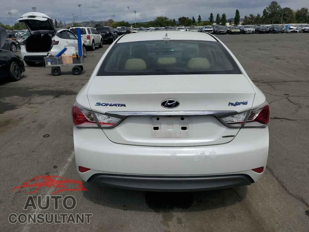 HYUNDAI SONATA 2013 - KMHEC4A41DA085173