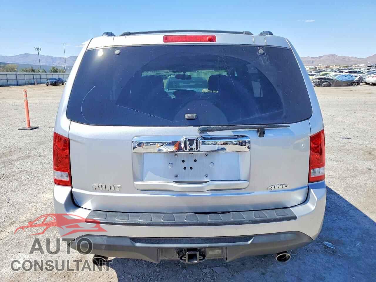 HONDA PILOT 2015 - 5FNYF4H55FB042599