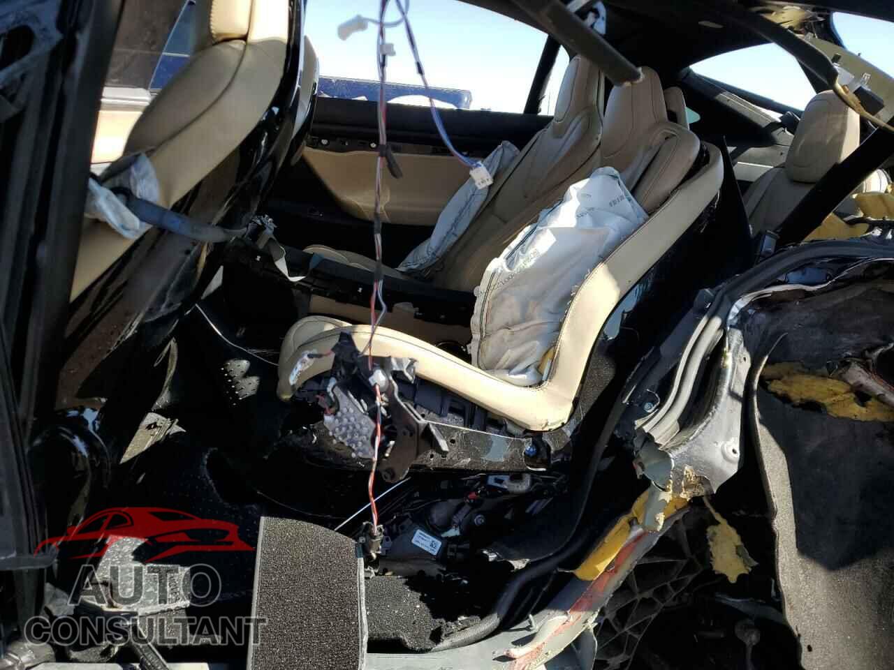 TESLA MODEL X 2016 - 5YJXCBE25GF018405