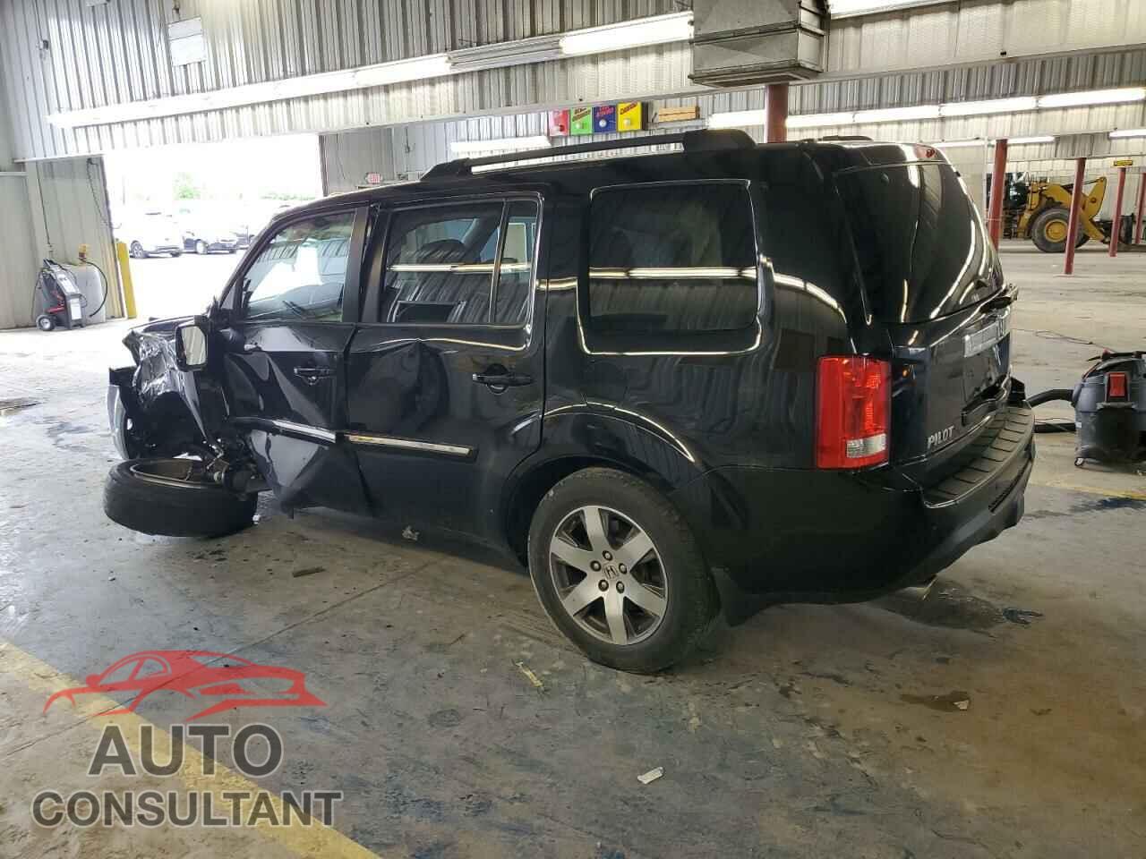 HONDA PILOT 2015 - 5FNYF4H90FB026457