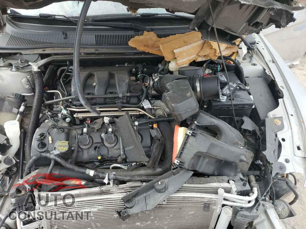 FORD TAURUS 2017 - 1FAHP2D82HG130459