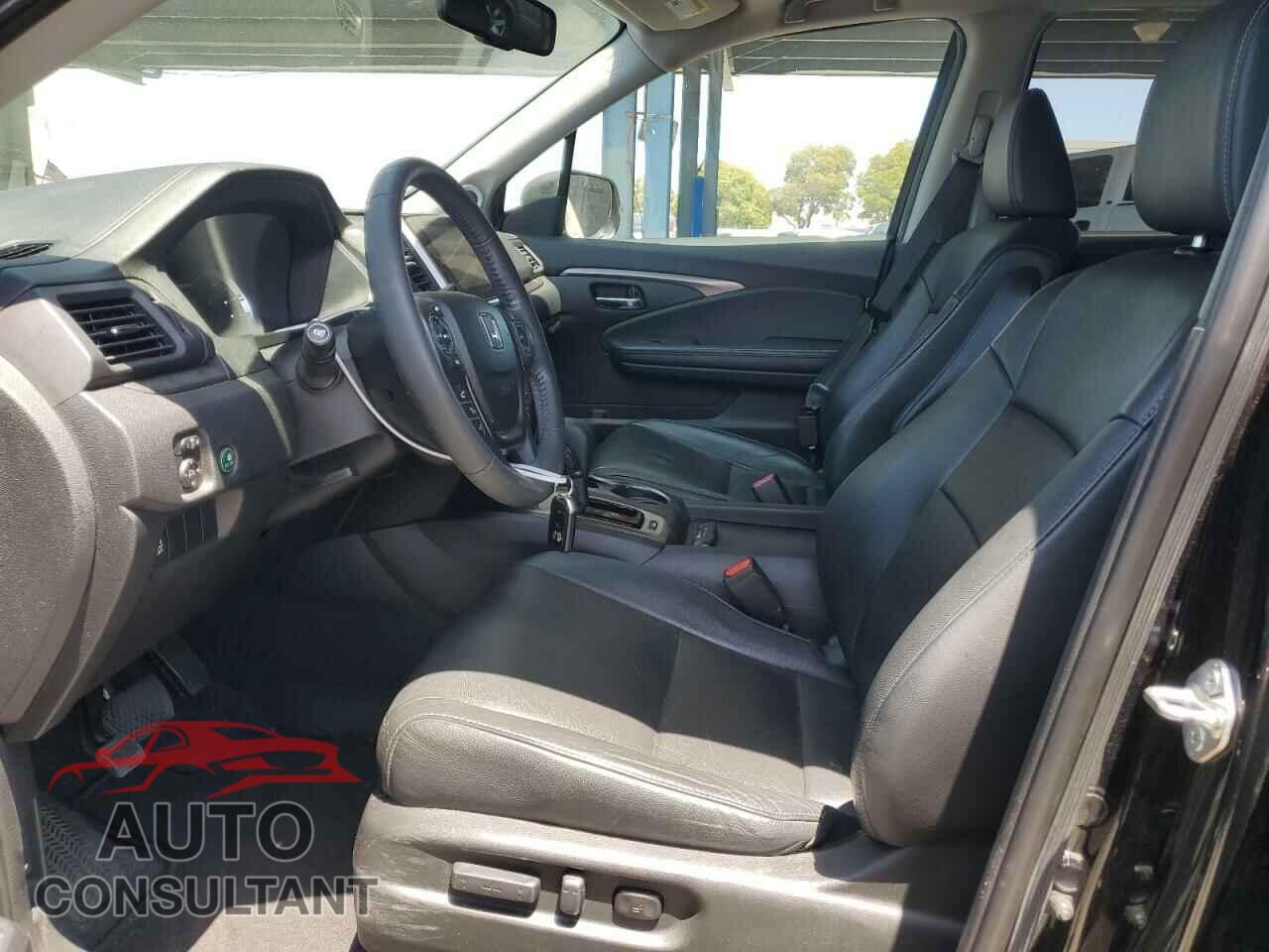 HONDA PILOT 2017 - 5FNYF6H7XHB102733