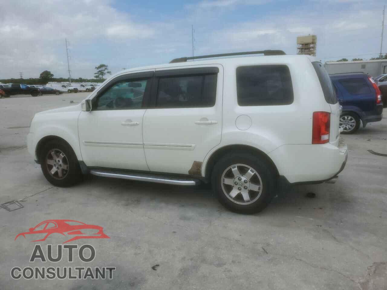 HONDA PILOT 2011 - 5FNYF3H96BB027228