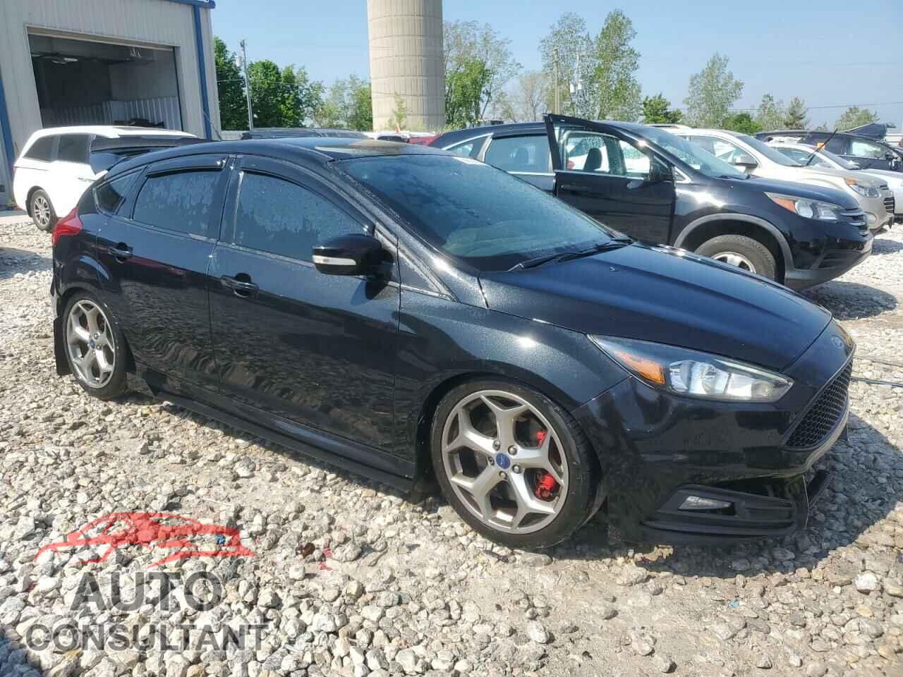 FORD FOCUS 2015 - 1FADP3L90FL362271