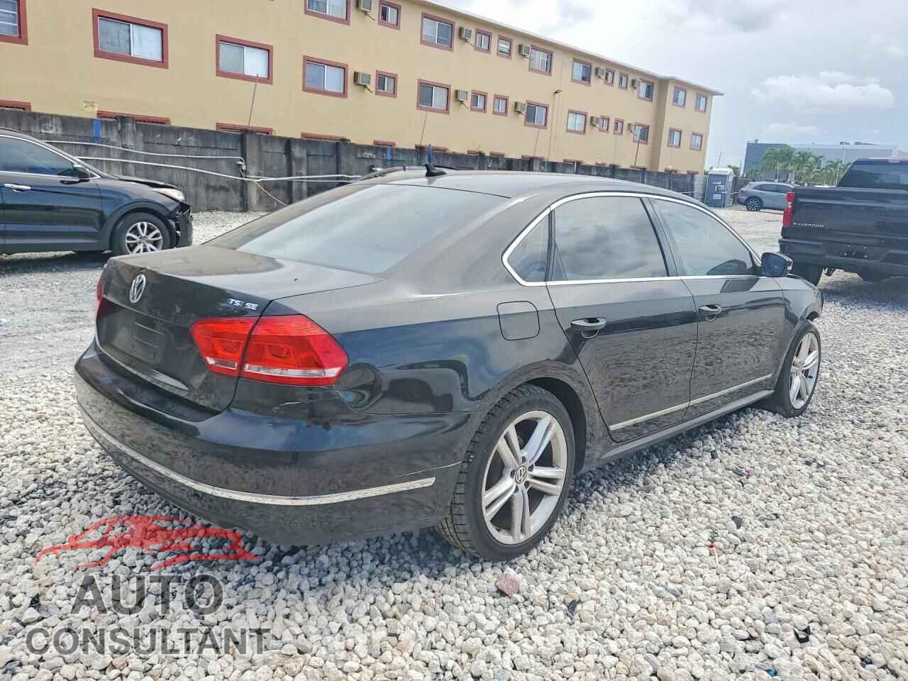 VOLKSWAGEN PASSAT 2015 - 1VWBS7A30FC030477