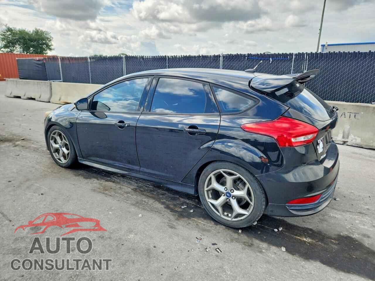FORD FOCUS 2017 - 1FADP3L94HL221447