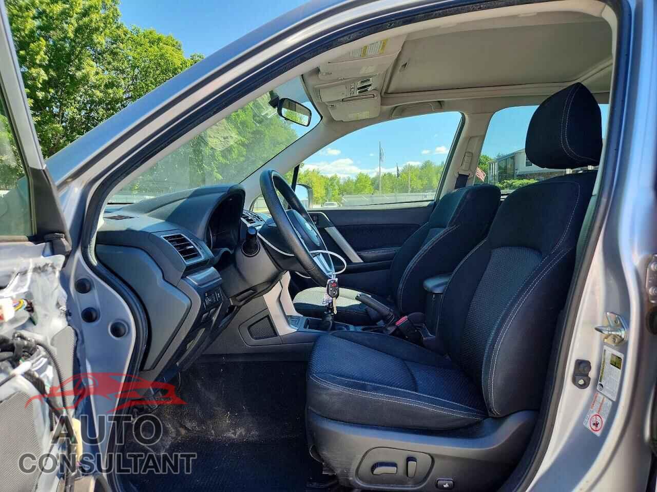SUBARU FORESTER 2017 - JF2SJAEC0HG482360