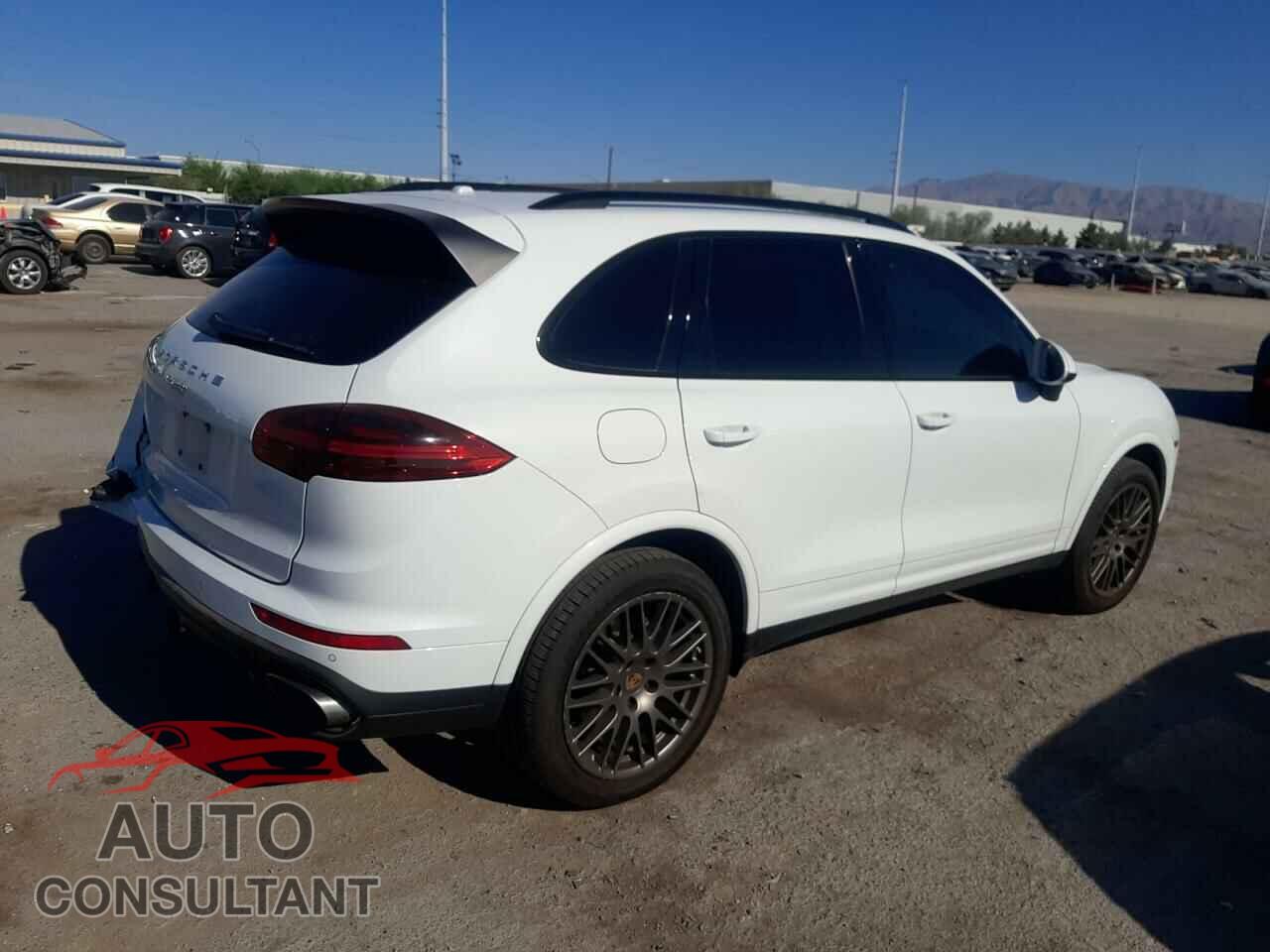 PORSCHE CAYENNE 2017 - WP1AA2A23HKA83175