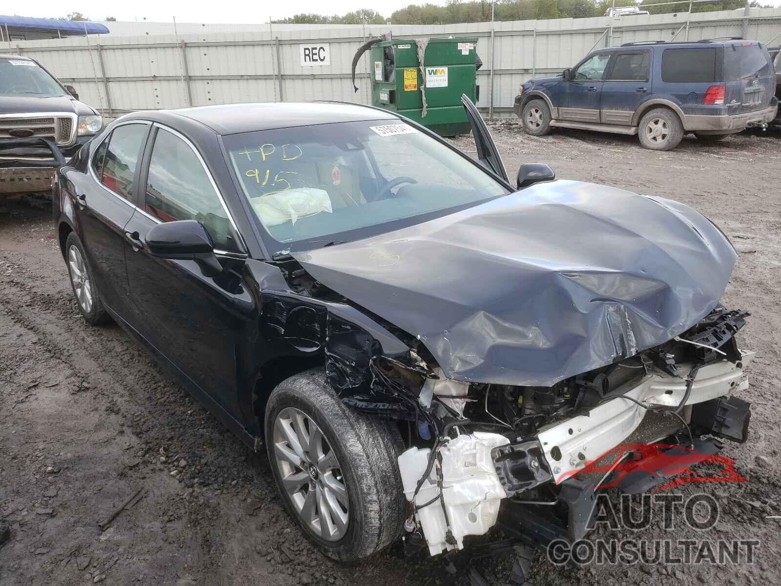 TOYOTA CAMRY 2018 - 4T1B11HK2JU012223