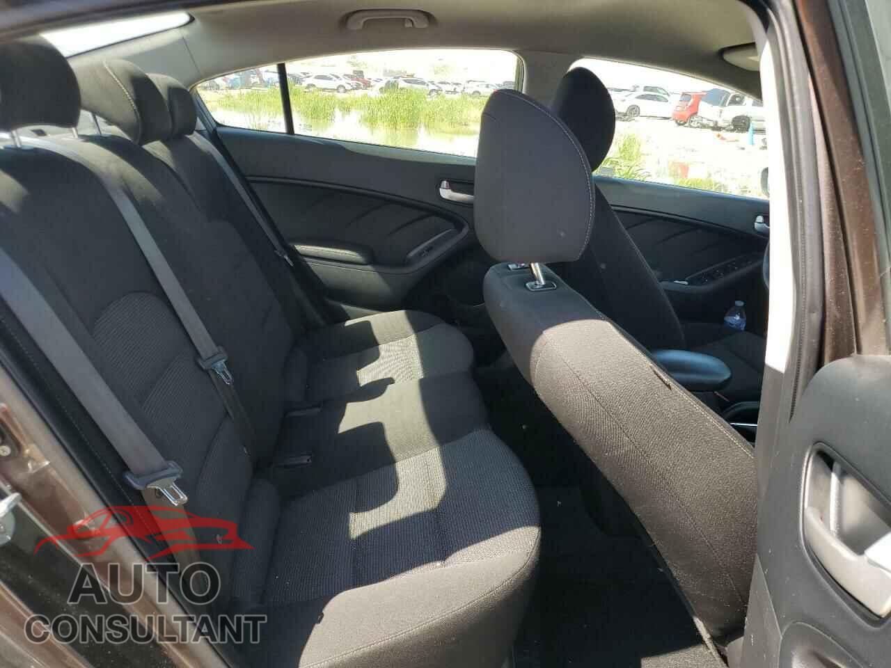 KIA FORTE 2017 - 3KPFK4A76HE037726