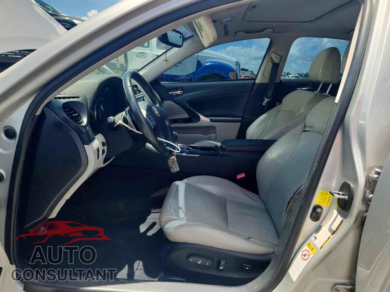 LEXUS IS 2012 - JTHBF5C2XC5170504
