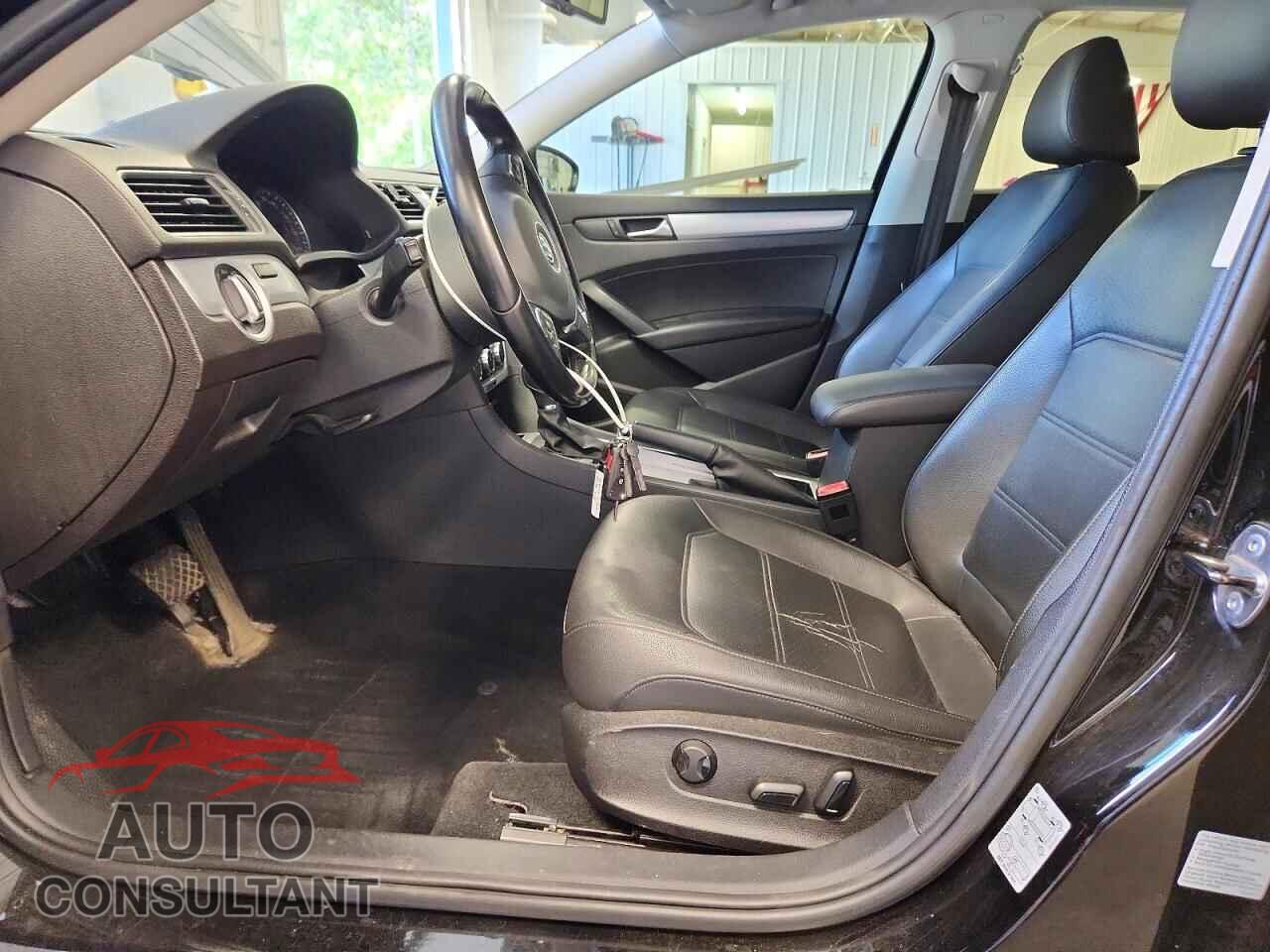 VOLKSWAGEN PASSAT 2012 - 1VWBP7A37CC009283