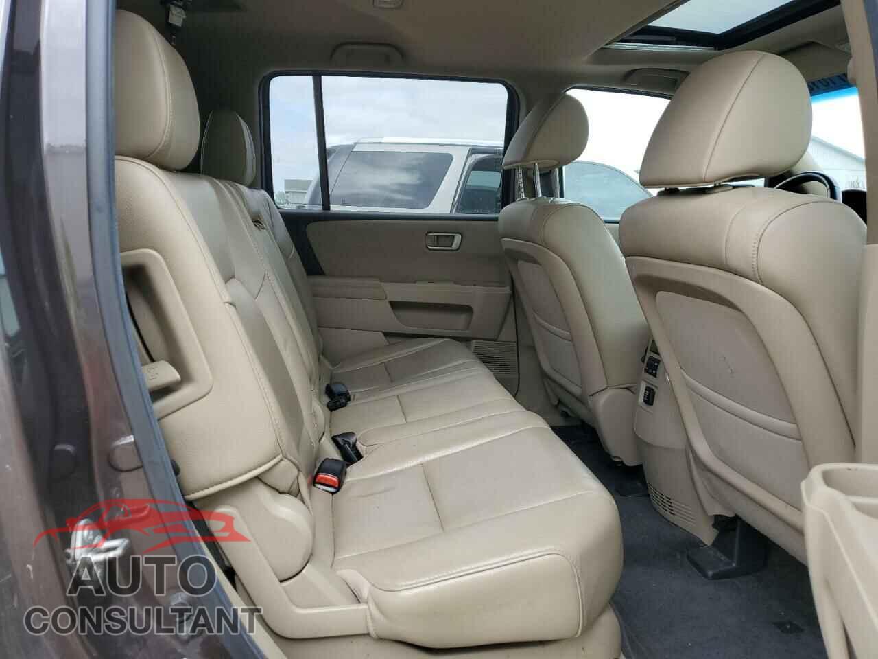 HONDA PILOT 2012 - 5FNYF4H50CB038892