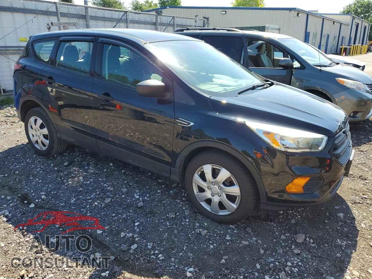 FORD ESCAPE 2017 - 1FMCU0F79HUC83875