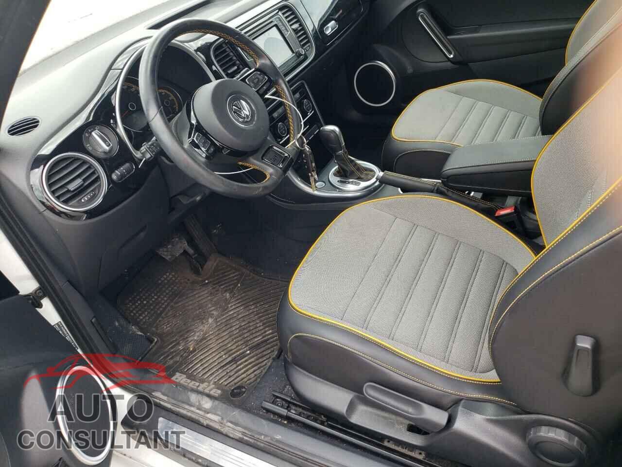 VOLKSWAGEN BEETLE 2017 - 3VWT17AT9HM814620