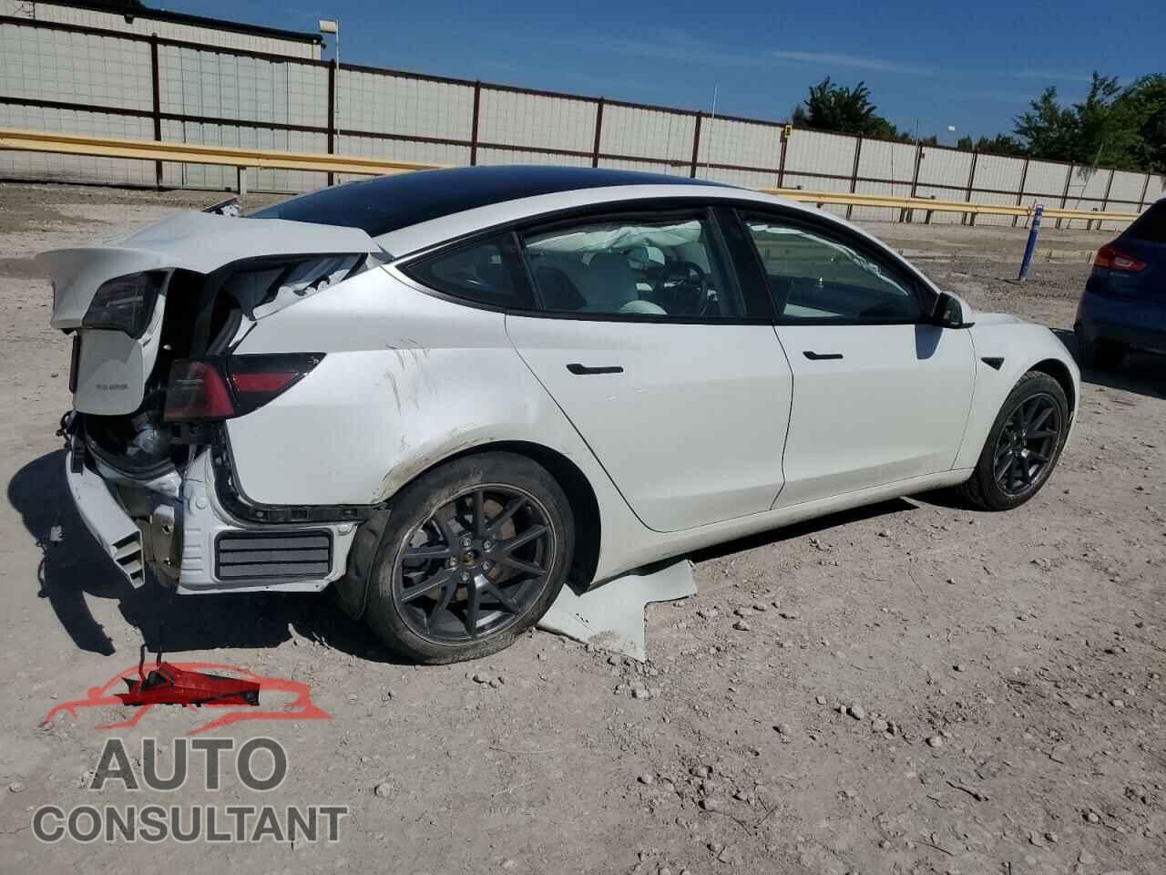TESLA MODEL 3 2023 - 5YJ3E1EB4PF610767