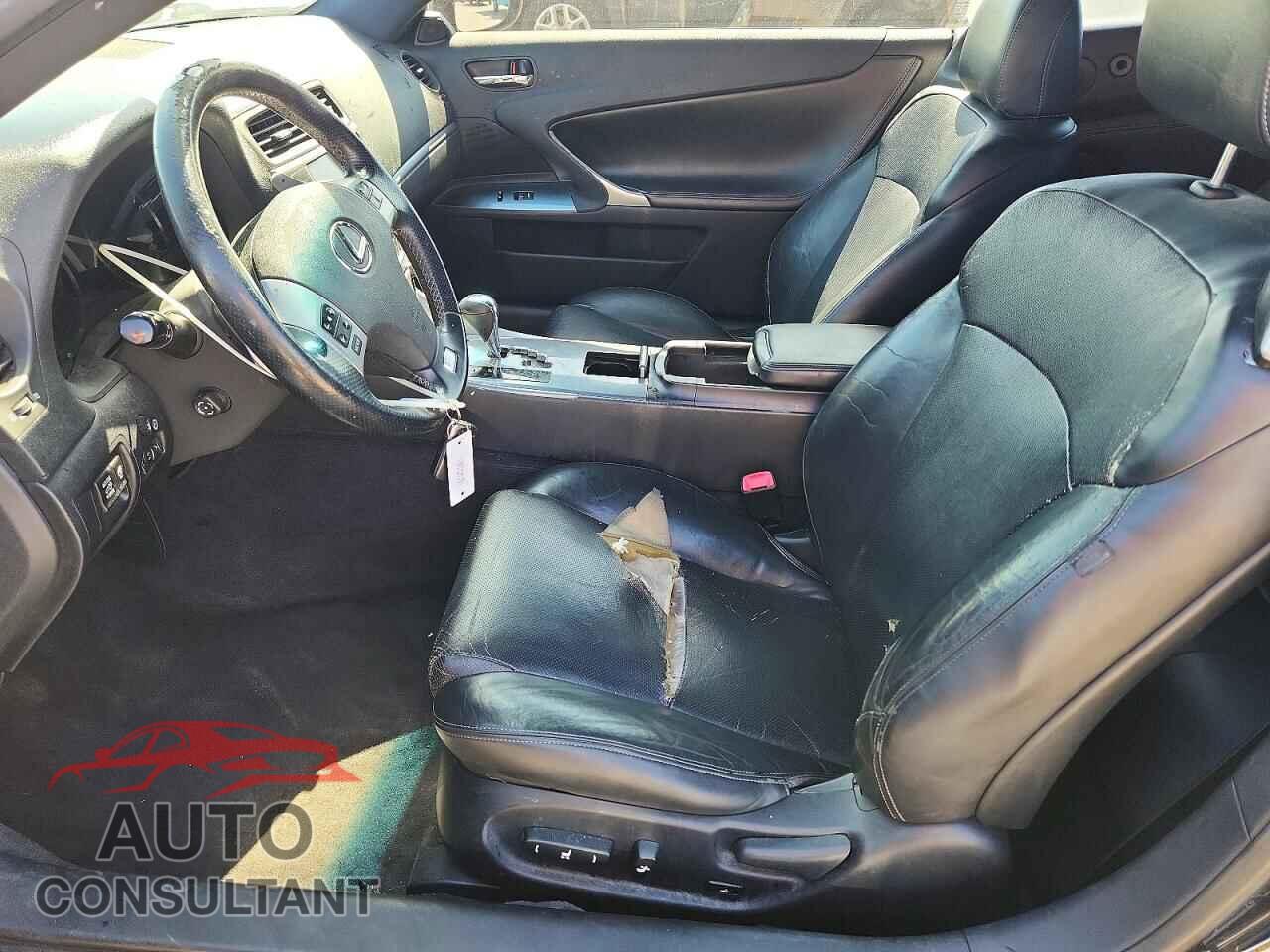 LEXUS IS 2013 - JTHFE2C24D2509585