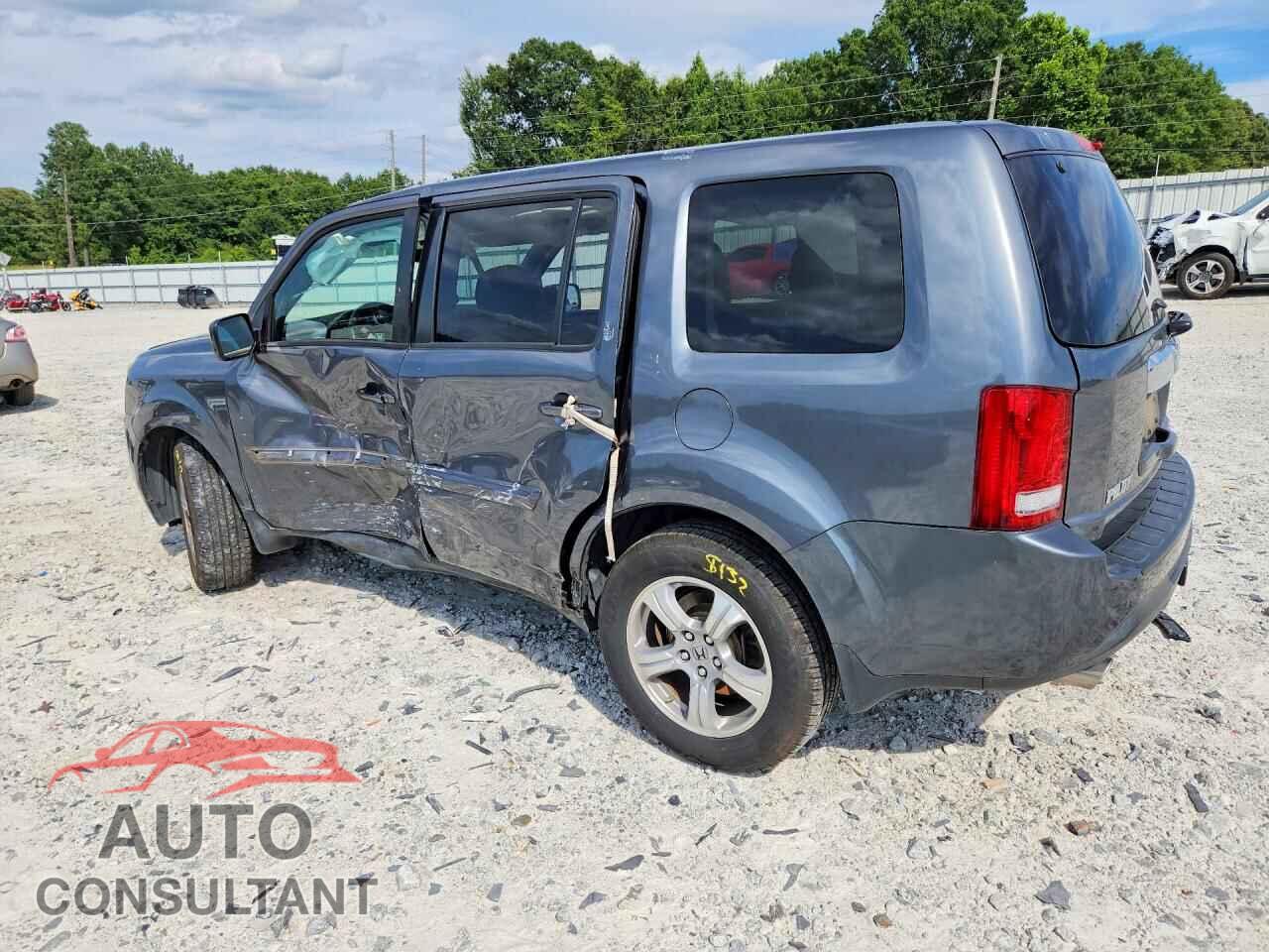 HONDA PILOT 2013 - 5FNYF4H45DB015326