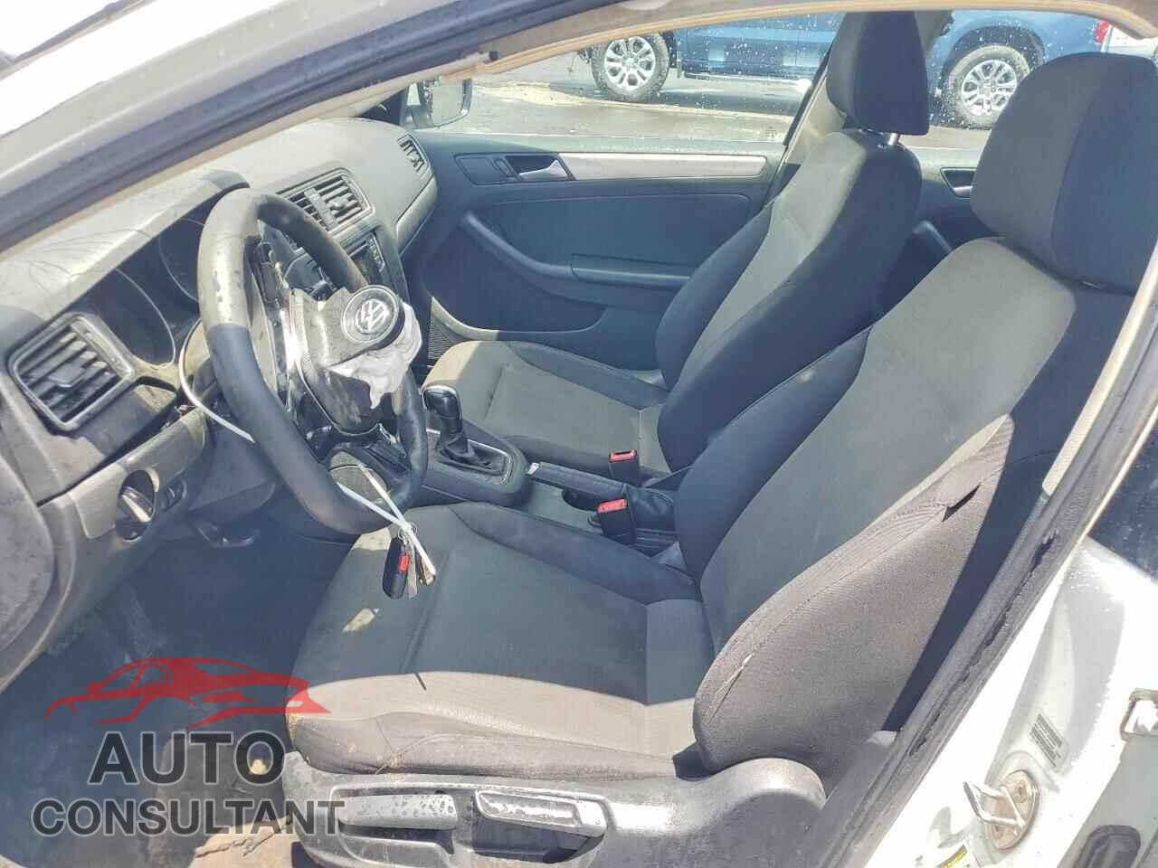 VOLKSWAGEN JETTA 2017 - 3VW2B7AJ6HM225595