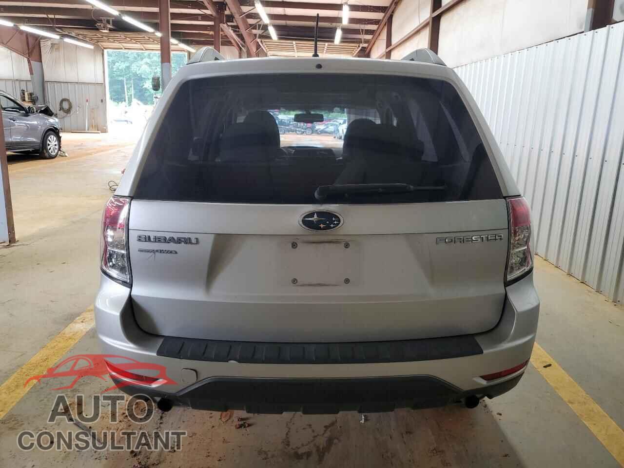 SUBARU FORESTER 2011 - JF2SHBB5CBH737320