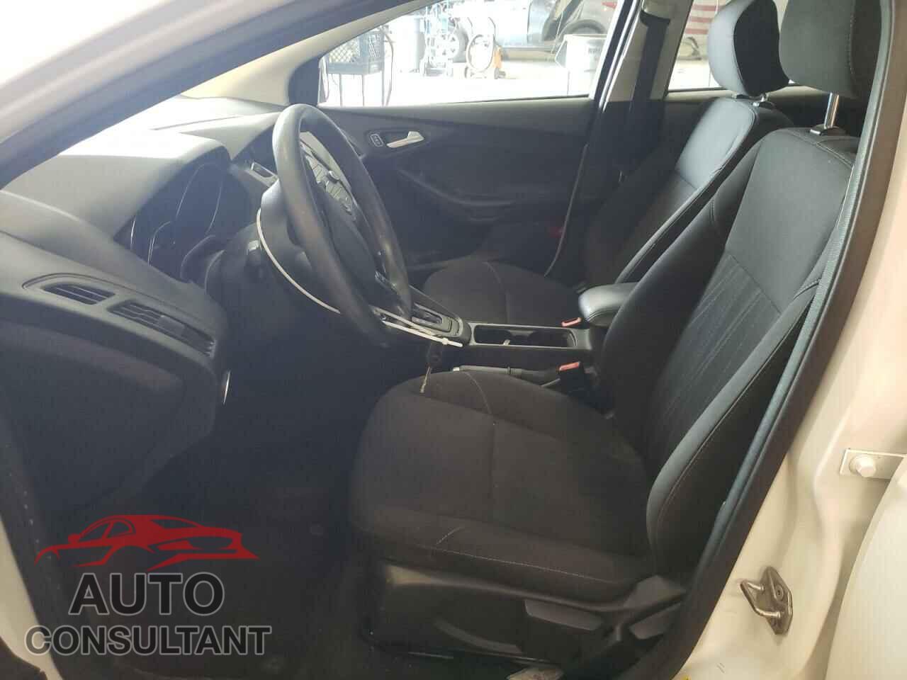 FORD FOCUS 2017 - 1FADP3K23HL215370