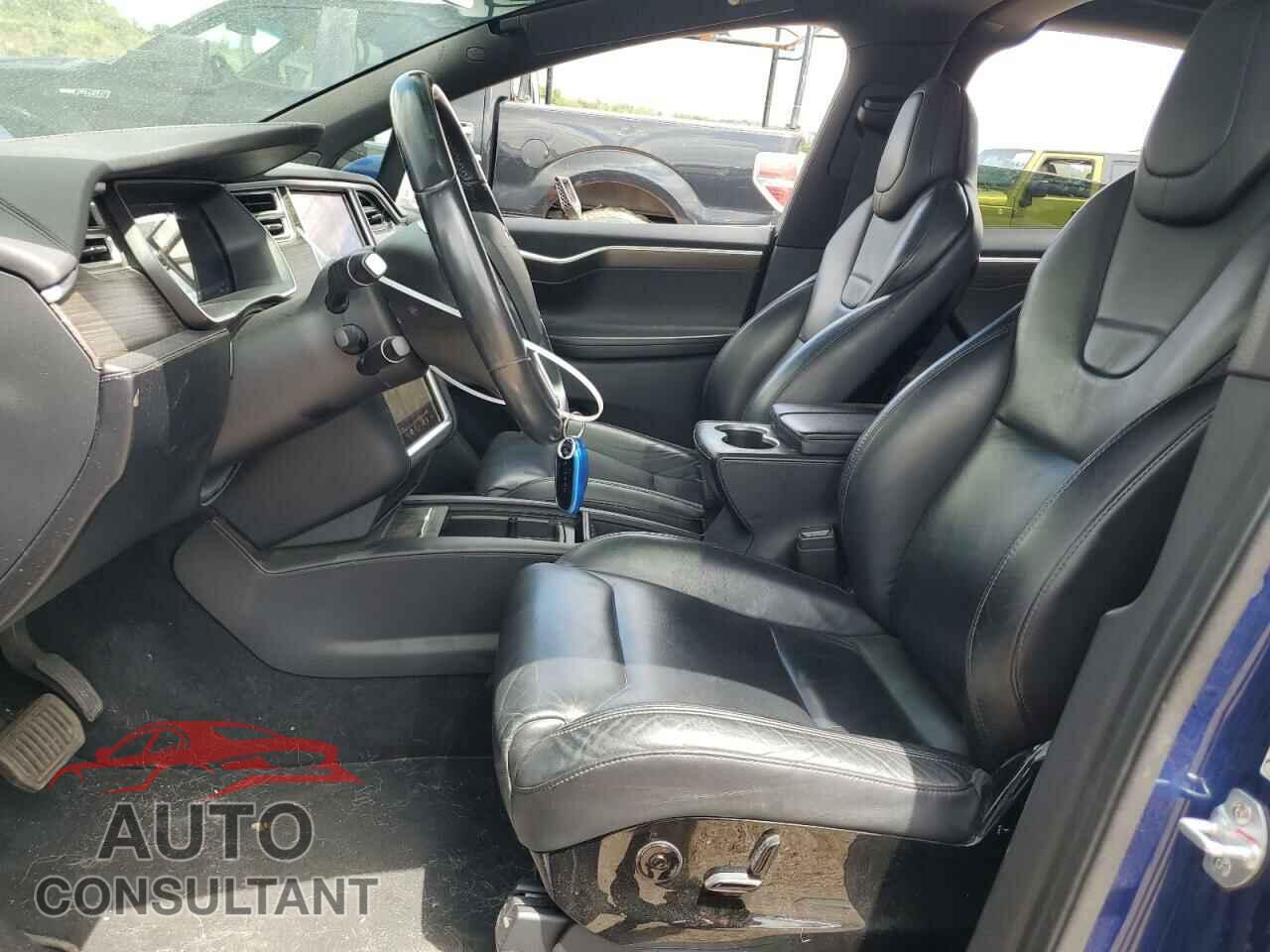 TESLA MODEL X 2016 - 5YJXCBE24GF011042