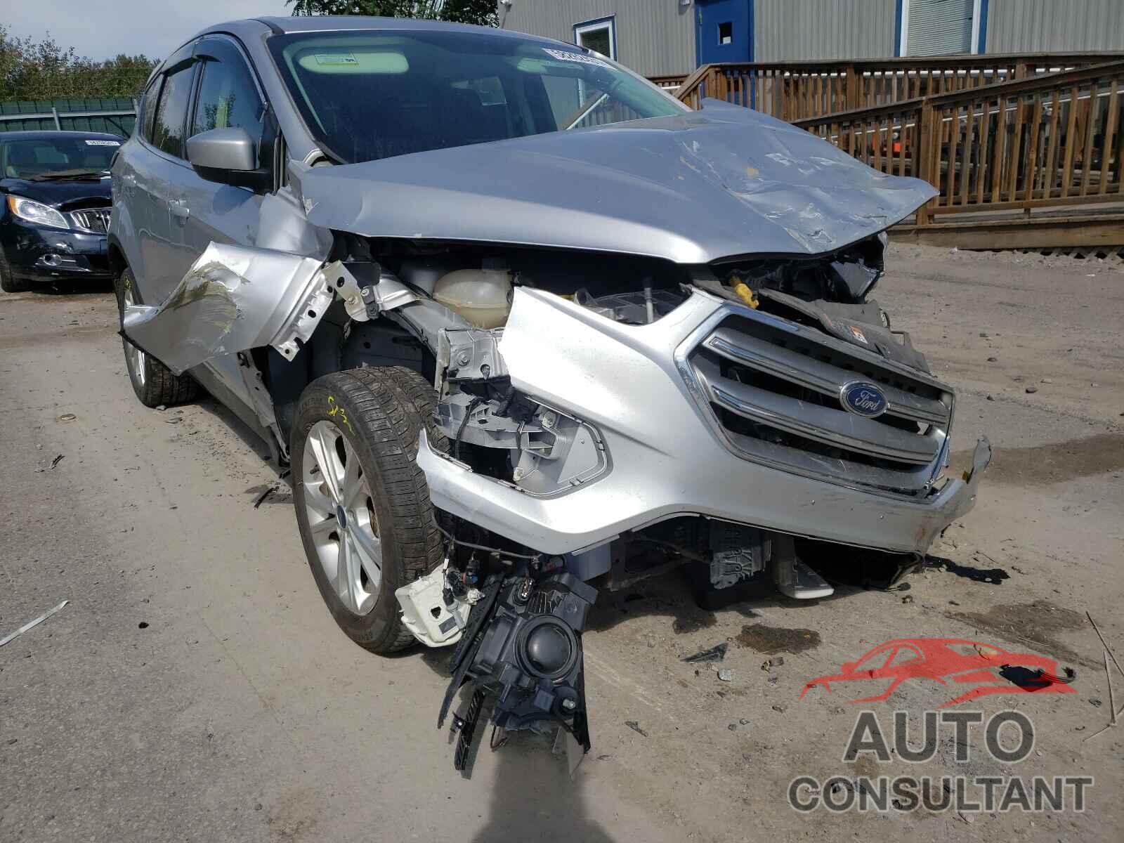FORD ESCAPE 2017 - 1FMCU9G94HUC81441