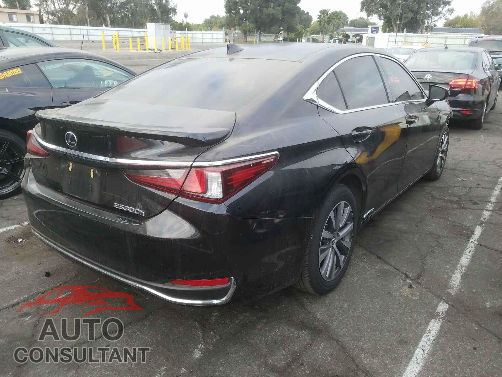 LEXUS ES300 2019 - JTHB21B17K2012537
