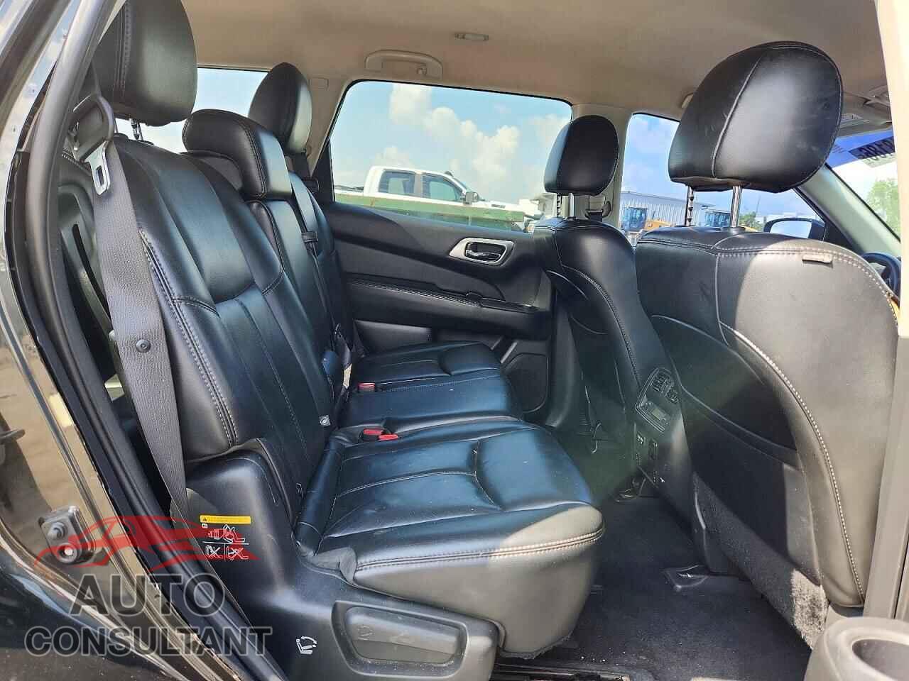 NISSAN PATHFINDER 2017 - 5N1DR2MN3HC640038
